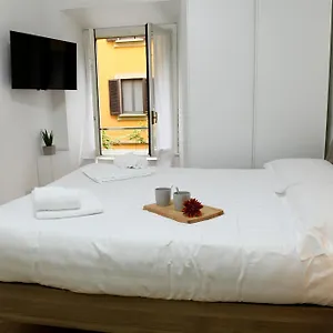 Apartamento Nest For Two Three Min From Duomo, Milán
